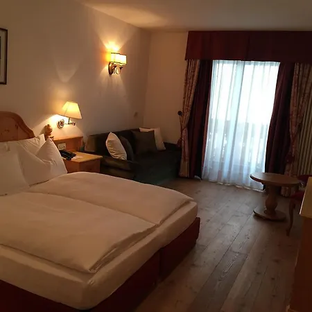 Hotel Table